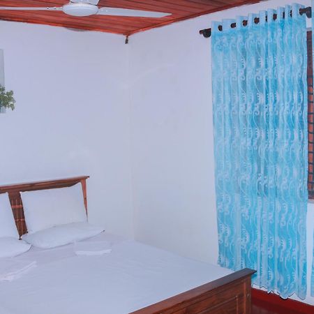 Hotel Golden Bell Tangalle Esterno foto