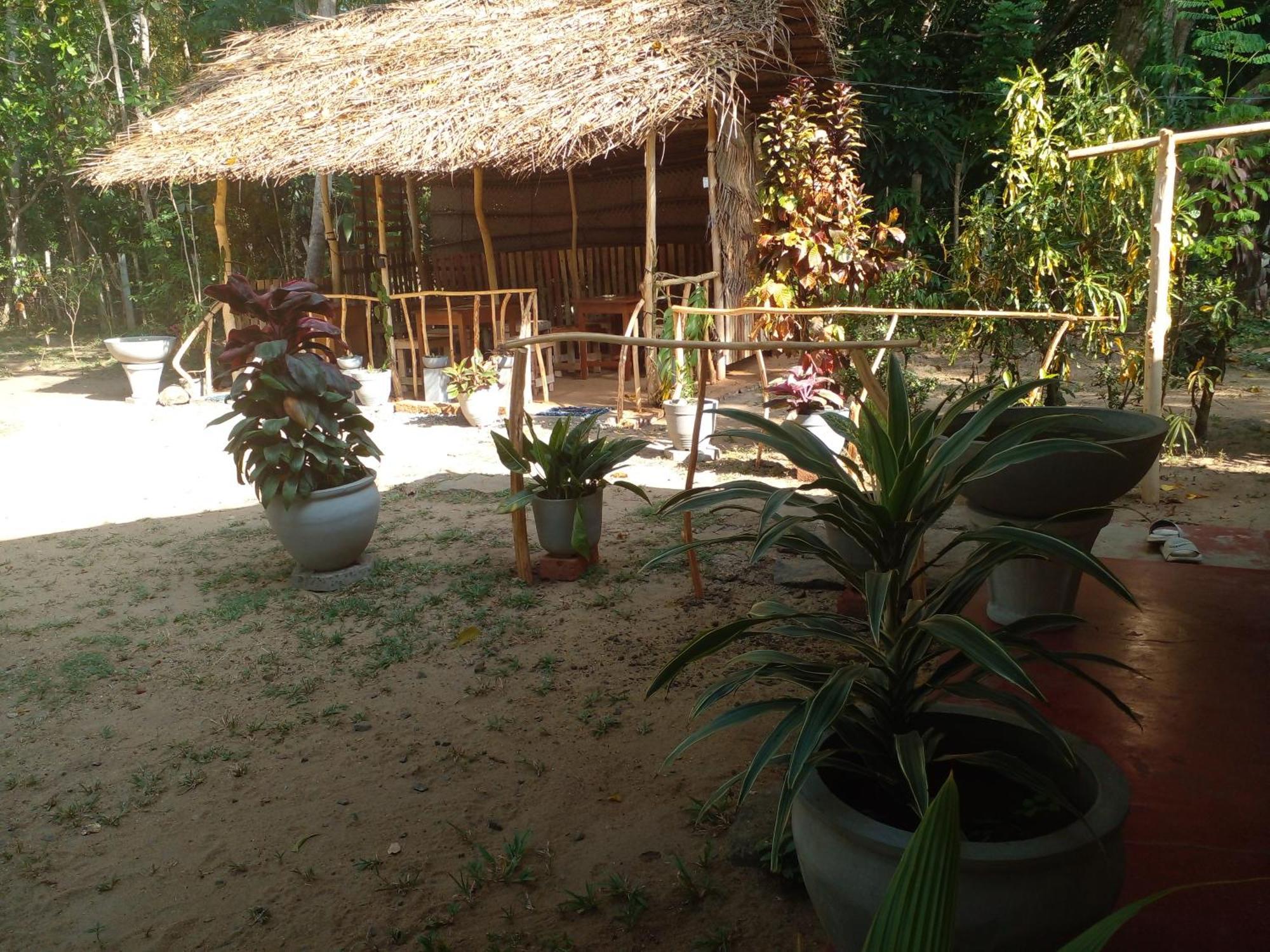 Hotel Golden Bell Tangalle Esterno foto